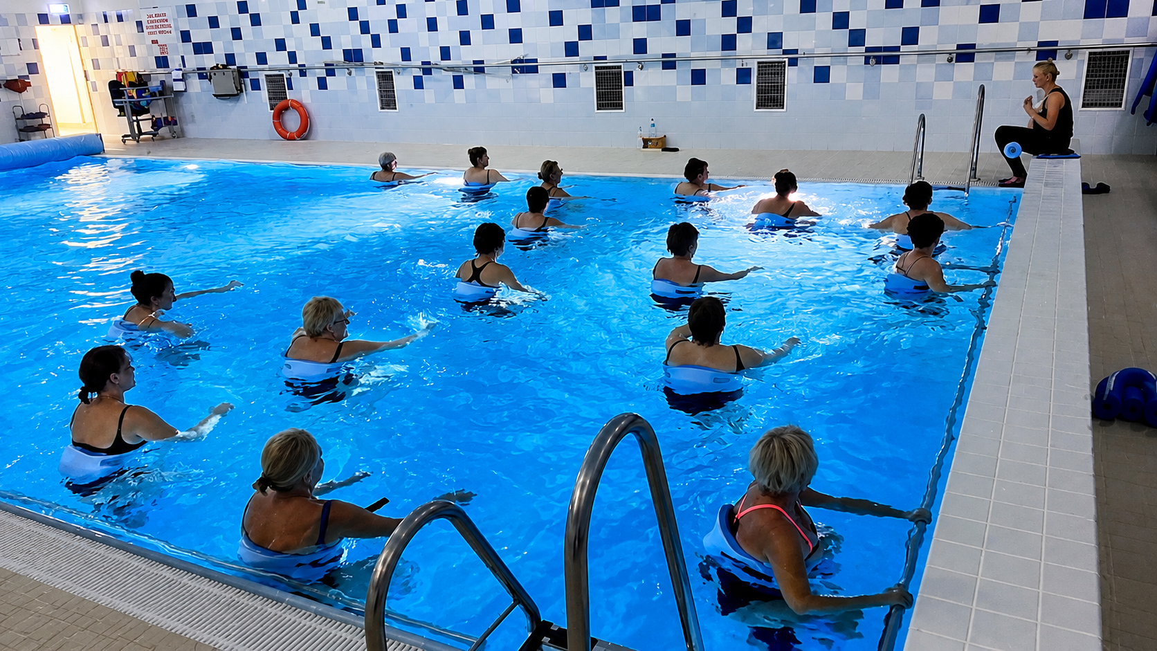 Aerobik wodny – zajęcia w basenie Water Academy